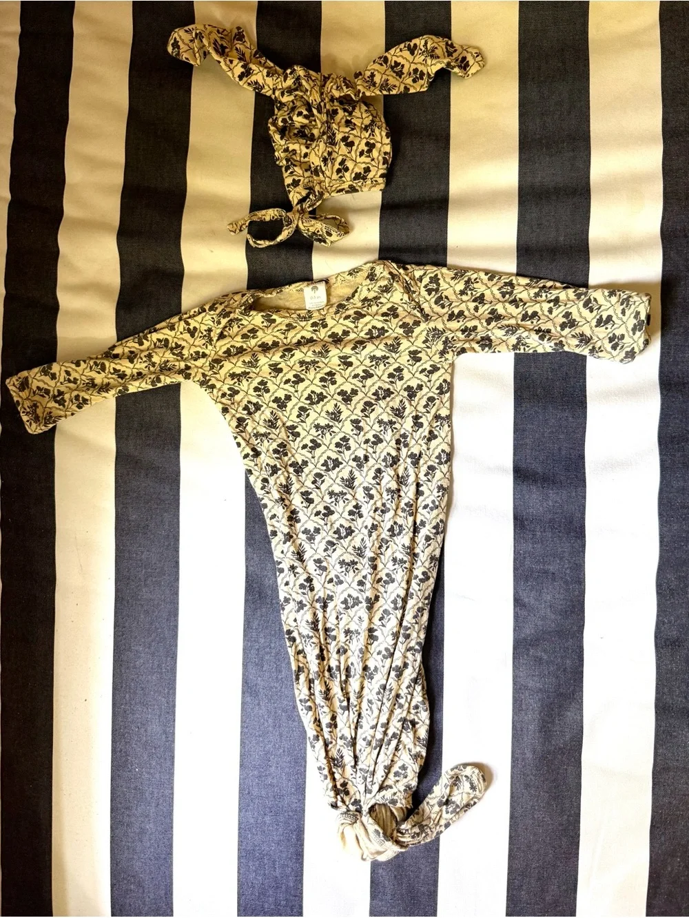 Kate Quinn Bamboo Trellis 2 piece Set Floral Knotted Baby Gown with Rabbit Hat